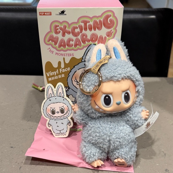 Pop Mart Exciting Macaron Labubu- Sea Salt Coconut, New.  Bottom of box opened - Picture 1 of 1
